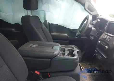 2021 Chevrolet Silverado 1500 4Wd Short Bed Custom Trail Boss z USA, uszkodzony, nr VIN 1GCPYCEFXMZ243466